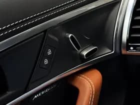 Jaguar F-Type thumbnail 42