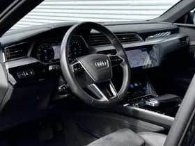 Audi e-tron thumbnail 5