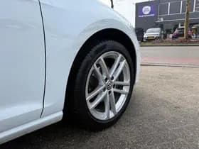 Volkswagen Golf thumbnail 9