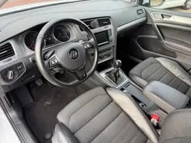 Volkswagen Golf thumbnail 10