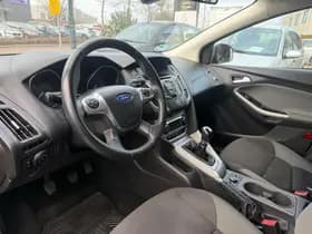 Ford Focus thumbnail 9