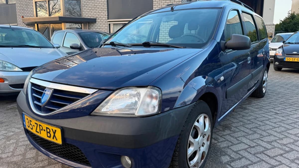Dacia Logan — foto 1