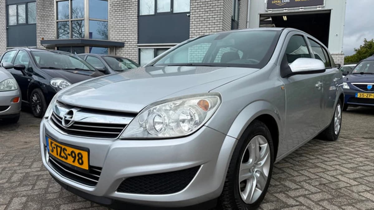 Opel Astra — foto 1