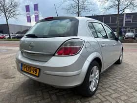 Opel Astra thumbnail 4