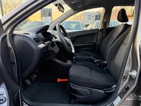 Kia Picanto thumbnail 8