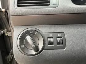 Volkswagen Touran thumbnail 16