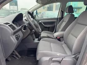 Volkswagen Touran thumbnail 8