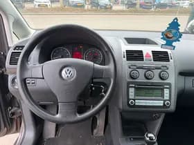 Volkswagen Touran thumbnail 10