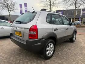 Hyundai Tucson thumbnail 3