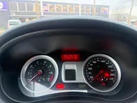 Renault Clio thumbnail 12