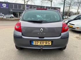 Renault Clio thumbnail 6