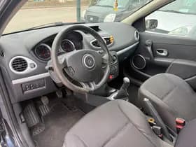Renault Clio thumbnail 8