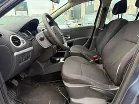 Renault Clio thumbnail 9