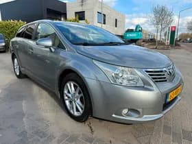 Toyota Avensis thumbnail 2