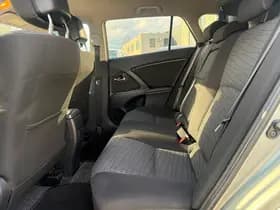 Toyota Avensis thumbnail 11