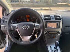 Toyota Avensis thumbnail 12
