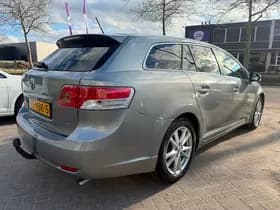 Toyota Avensis thumbnail 3