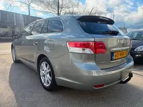 Toyota Avensis thumbnail 4