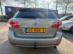 Toyota Avensis thumbnail 6