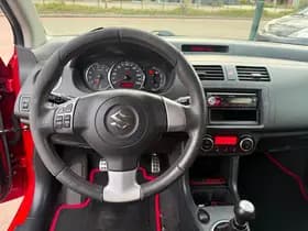 Suzuki Swift thumbnail 12