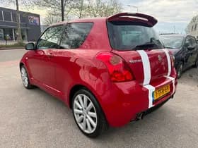 Suzuki Swift thumbnail 3