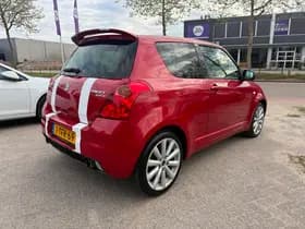 Suzuki Swift thumbnail 4