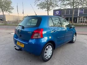 Toyota Yaris thumbnail 4