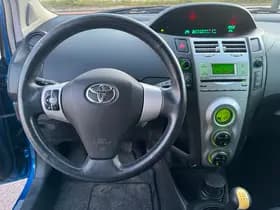 Toyota Yaris thumbnail 9