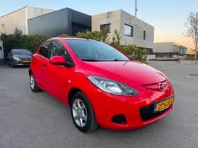 Mazda 2 thumbnail 2
