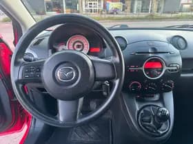 Mazda 2 thumbnail 8