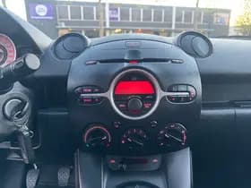 Mazda 2 thumbnail 10