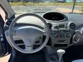 Toyota Yaris thumbnail 12