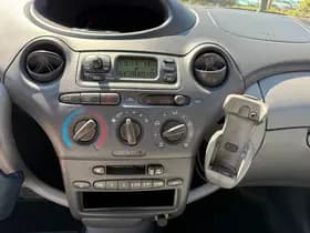 Toyota Yaris thumbnail 13