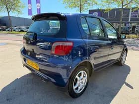 Toyota Yaris thumbnail 3