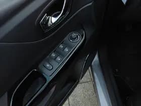 Renault Captur thumbnail 16