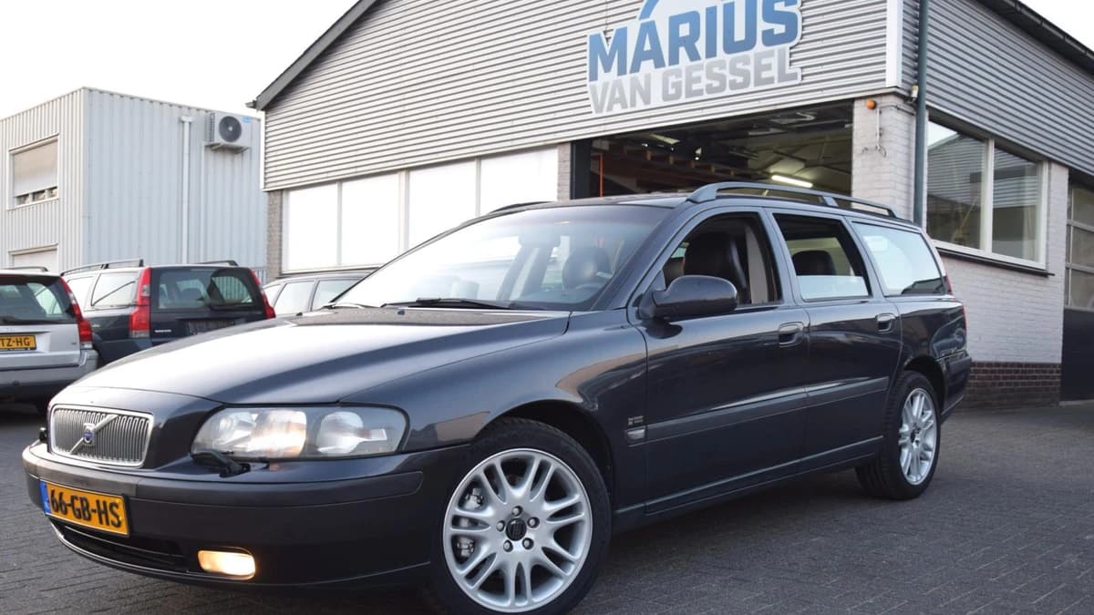 Volvo V70 — foto 1