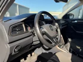 Volkswagen T-Roc thumbnail 14
