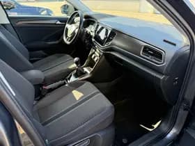 Volkswagen T-Roc thumbnail 18