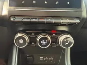 Renault Captur thumbnail 36