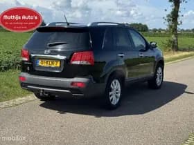 Kia Sorento thumbnail 5