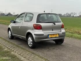 Toyota Yaris thumbnail 12