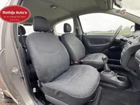 Toyota Yaris thumbnail 4