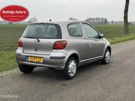 Toyota Yaris thumbnail 8