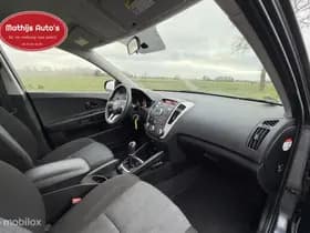 Kia Cee'd thumbnail 4