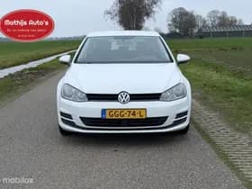 Volkswagen Golf thumbnail 2