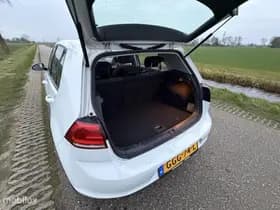 Volkswagen Golf thumbnail 11