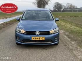 Volkswagen Golf thumbnail 2