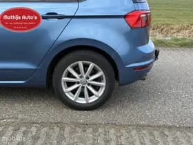 Volkswagen Golf thumbnail 10