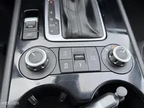 Volkswagen Touareg thumbnail 22