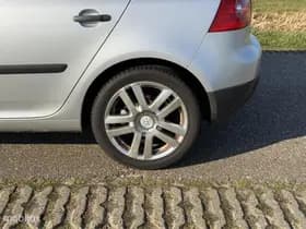 Volkswagen Golf thumbnail 12